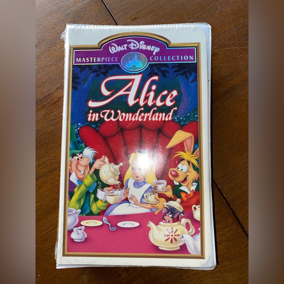 VINTAGE SEALED UNOPENED DISNEY VHS CLAMSHELL TAPES Black Diamond Classics - Picture 9 of 11